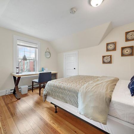 5Br 2Bh Bright & Spacious Apt In Brighton Boston Eksteriør billede