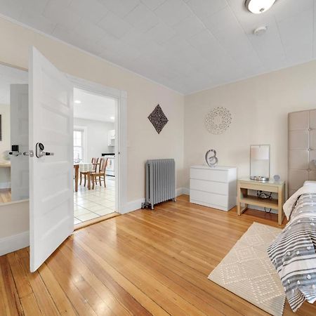 5Br 2Bh Bright & Spacious Apt In Brighton Boston Eksteriør billede