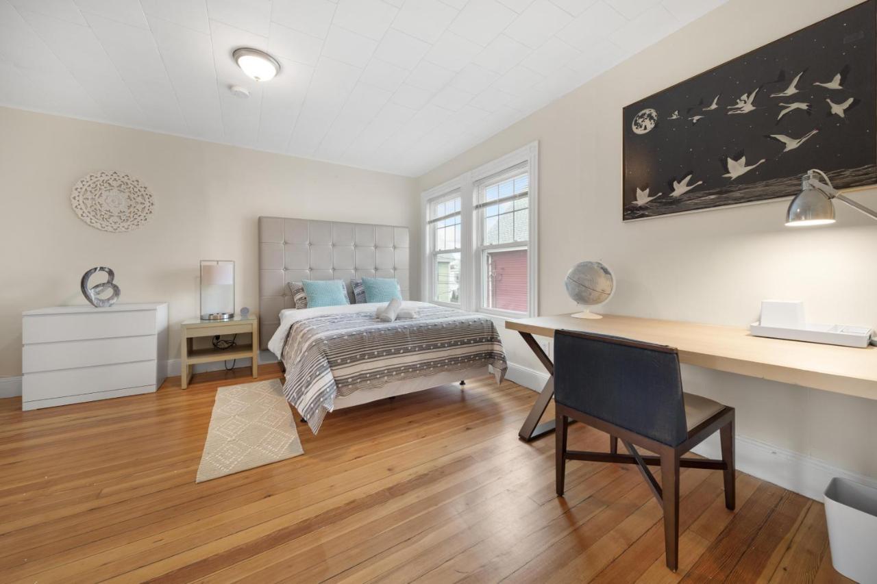 5Br 2Bh Bright & Spacious Apt In Brighton Boston Eksteriør billede