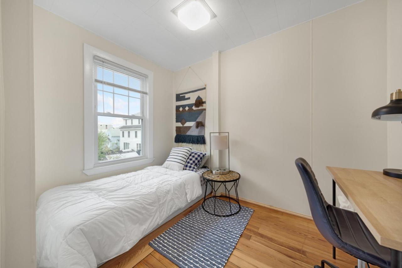 5Br 2Bh Bright & Spacious Apt In Brighton Boston Eksteriør billede