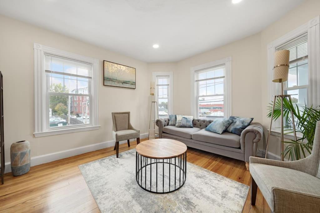 5Br 2Bh Bright & Spacious Apt In Brighton Boston Værelse billede